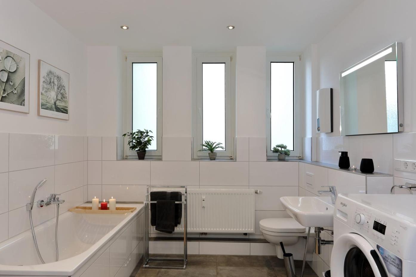 Modernes Apartment Mit Garage & Ps4 Von Stay Your Way Essen Esterno foto