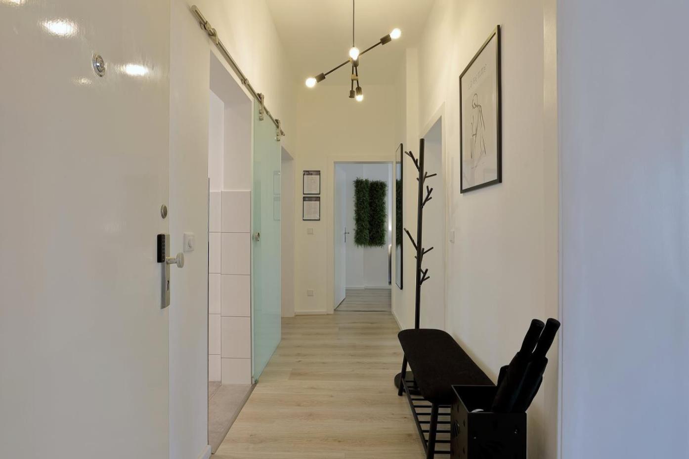 Modernes Apartment Mit Garage & Ps4 Von Stay Your Way Essen Esterno foto