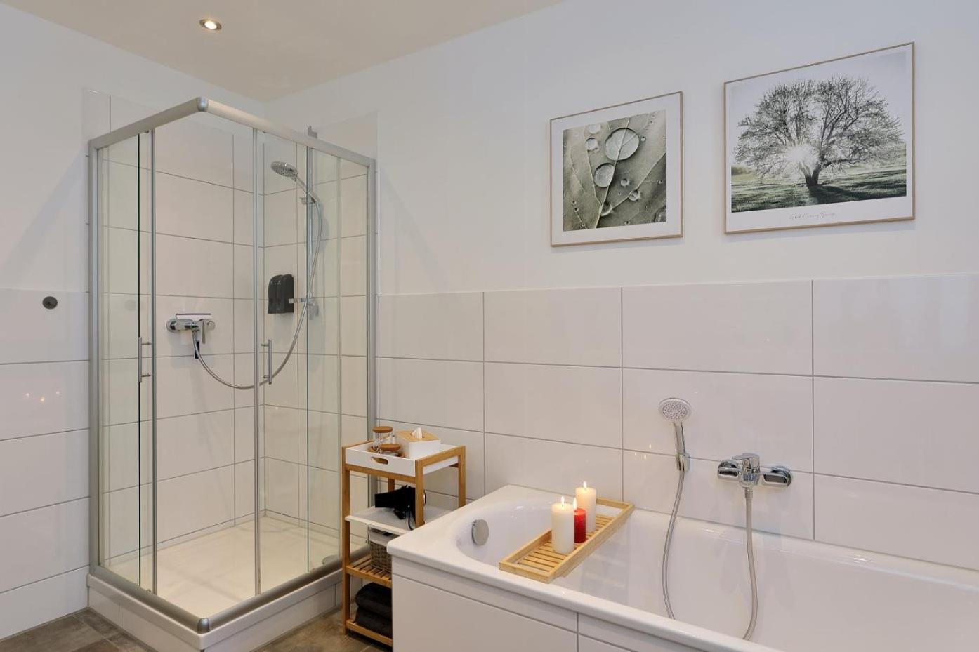 Modernes Apartment Mit Garage & Ps4 Von Stay Your Way Essen Esterno foto